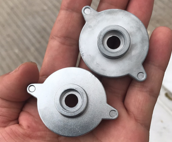 HyderabadNumerical control deburring machine for aluminum die castings, magnetic polishing machine, deburring effect